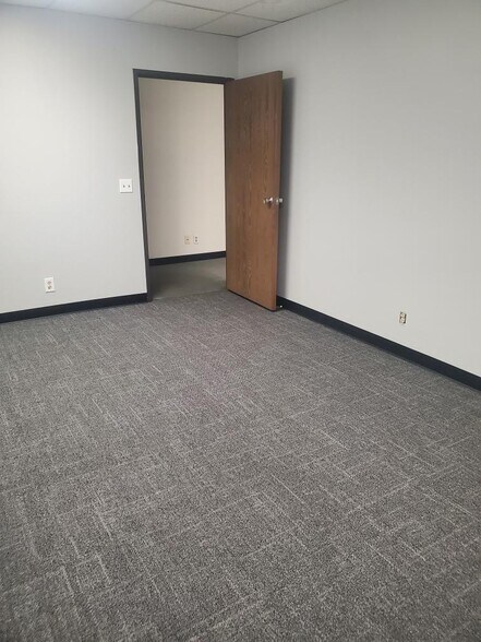 More Photos Of 7111 Garden Grove Blvd, Garden Grove Office For Lease
