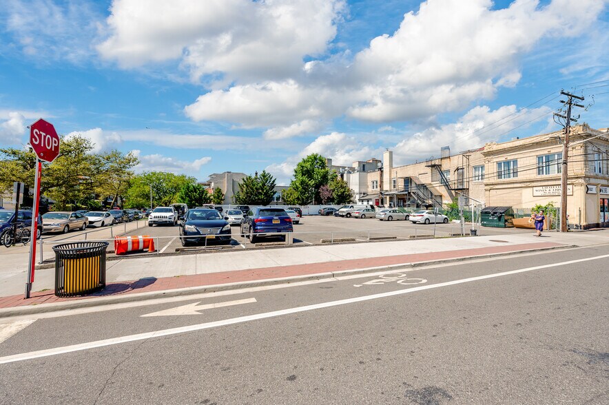 More Photos Of 20 W Park Ave, Long Beach Storefront Retail Office For Sale