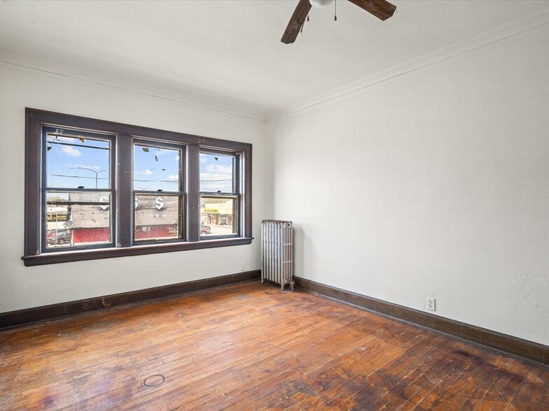 More Photos Of 204 S 6th St, Rockford Apartments For Sale
