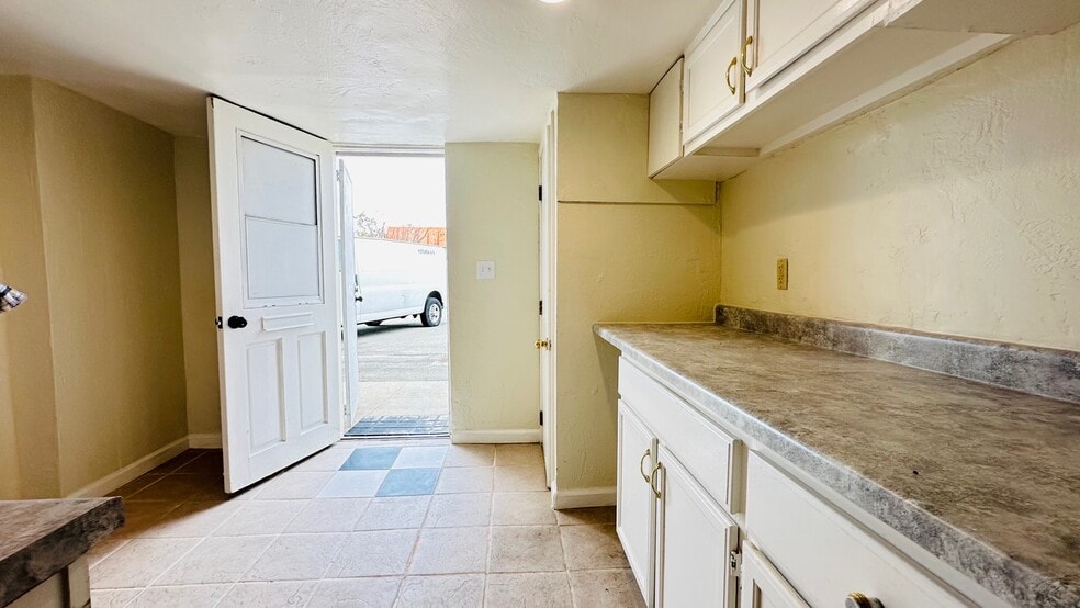 More Photos Of 2809-2815 Macdonald Ave, Richmond Office For Sale