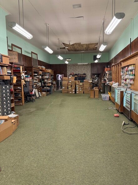 More Photos Of 2641 N 48th St, Lincoln Storefront Retail Residential For Sale