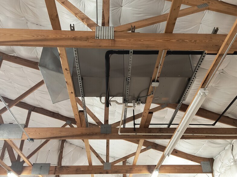 More Photos Of 1430 E Springhill Dr, Terre Haute General Retail For Lease