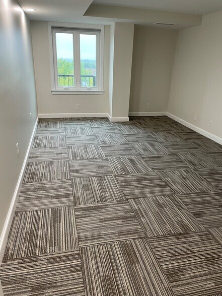 More Photos Of 4801 Wisconsin Ave NW, Washington Office For Sale