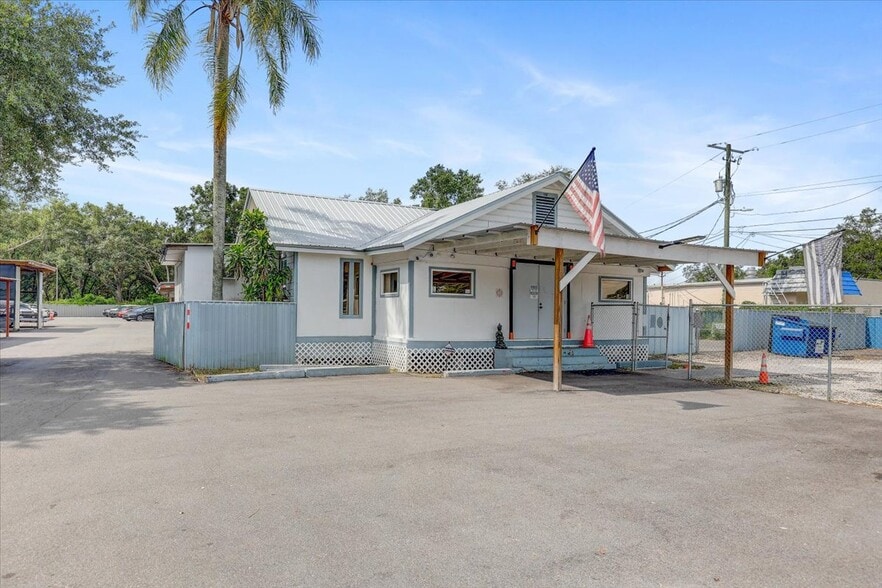 More Photos Of 11309 E US Highway 92, Seffner Warehouse For Sale