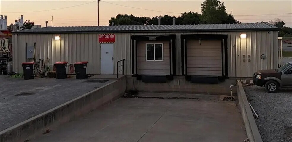 More Photos Of 3001 N Rotary Ter, Pittsburg Industrial For Sale