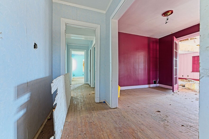 More Photos Of 400 SW 28th St, Oklahoma City Specialty For Sale