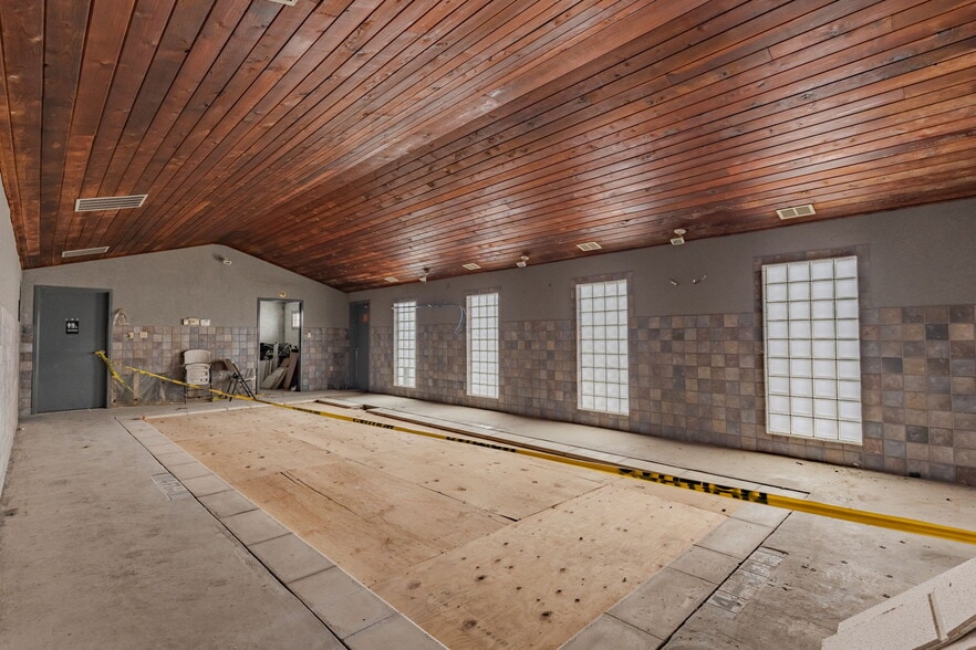 More Photos Of 2908 E Trinity Mills Rd, Carrollton Office For Lease