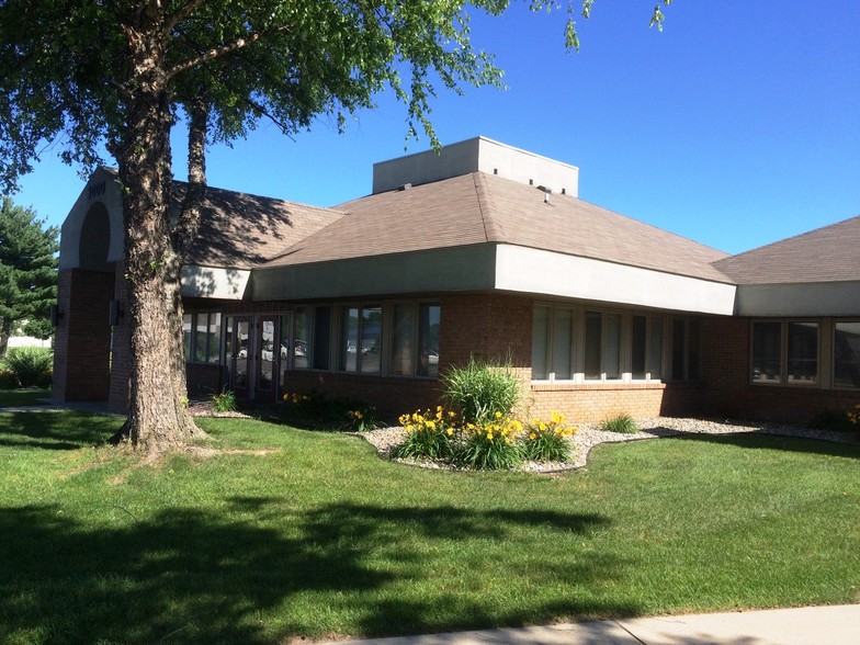 Primary Photo Of 3040 Windsor Ct, Elkhart Medical For Lease