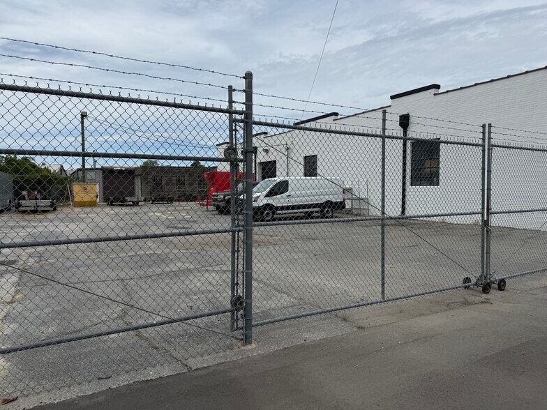 More Photos Of 424 Hackney Ave, Washington Industrial For Sale
