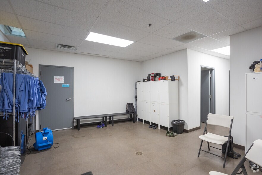 More Photos Of 901 Wayne St, Niles Warehouse For Lease