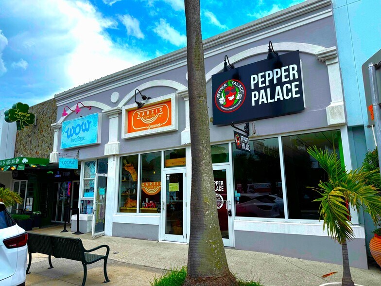 Primary Photo Of 19-23 N Blvd Of Presidents, Sarasota Storefront For Lease