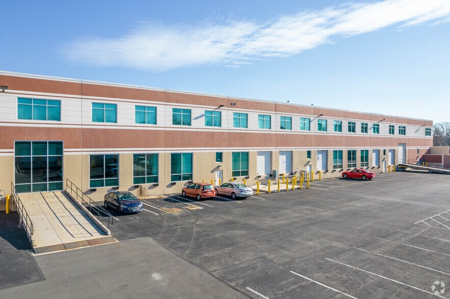More Photos Of 10430 Furnace Rd, Lorton Flex For Lease