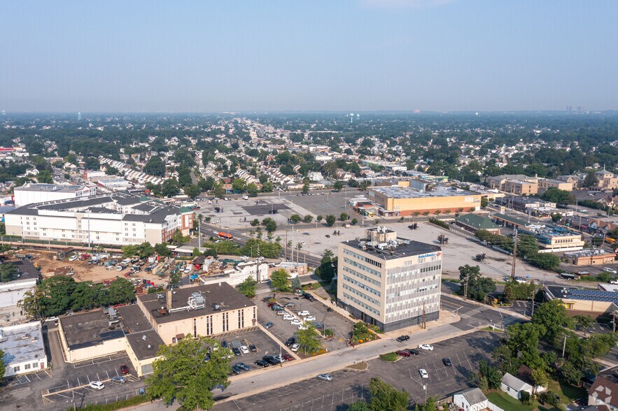 More Photos Of 60 Hempstead Ave, West Hempstead Office For Lease