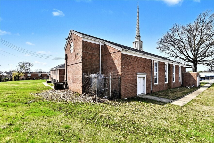 More Photos Of 5615 The Alameda, Baltimore Religious Facility For Sale