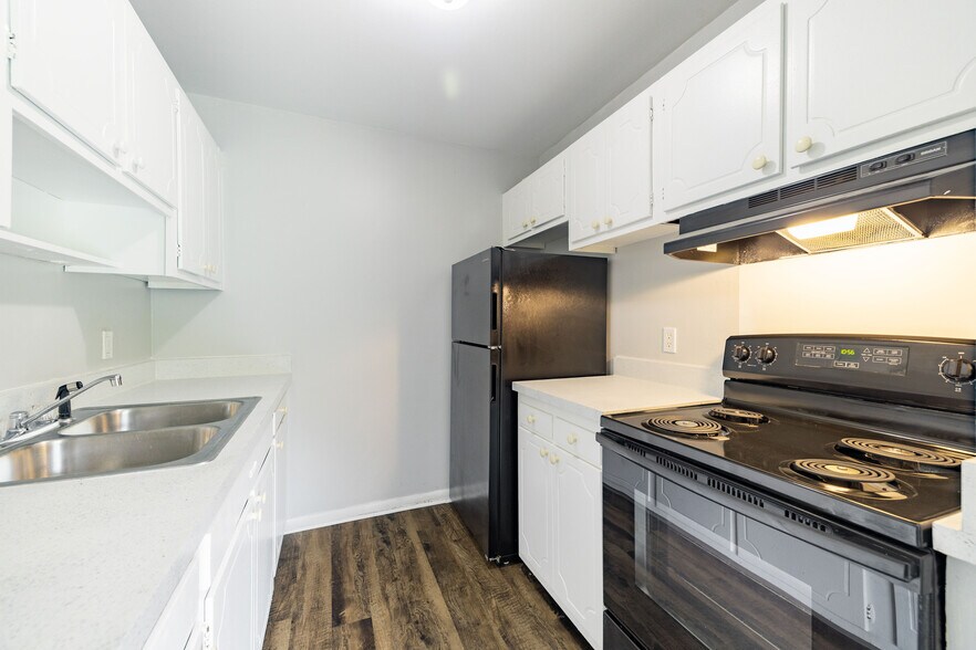 More Photos Of 3651 Balfour Ct, Flint Multifamily For Sale