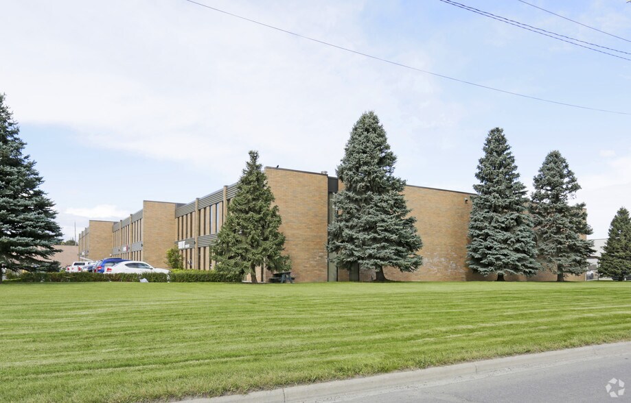 More Photos Of 640 42nd Ave NE, Calgary Warehouse For Lease