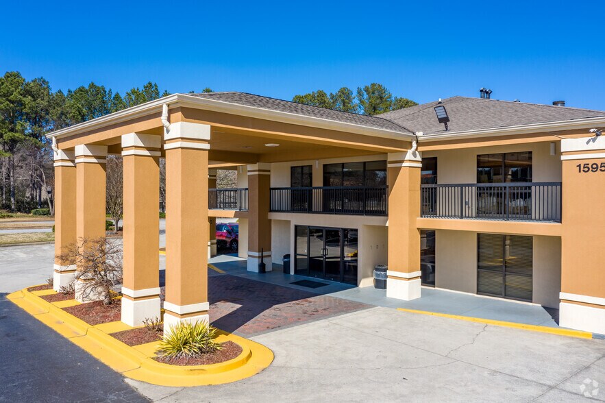 More Photos Of 1595 E Park Place Blvd, Stone Mountain Hotel For Sale