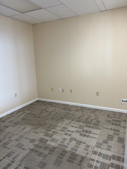 More Photos Of 49 Dansbury Ter, East Stroudsburg Storefront Retail Office For Lease