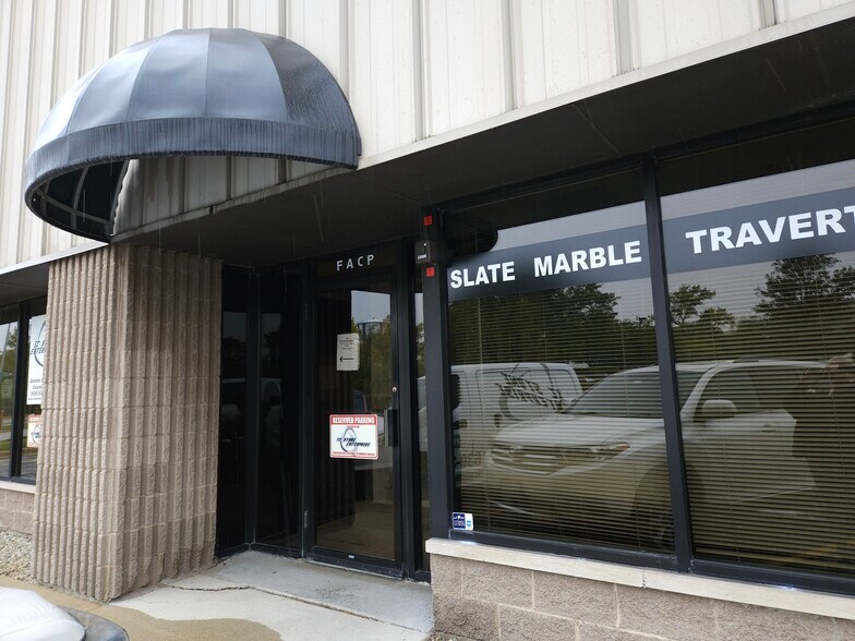 More Photos Of 825 W 75th St, Willowbrook Light Manufacturing For Sale