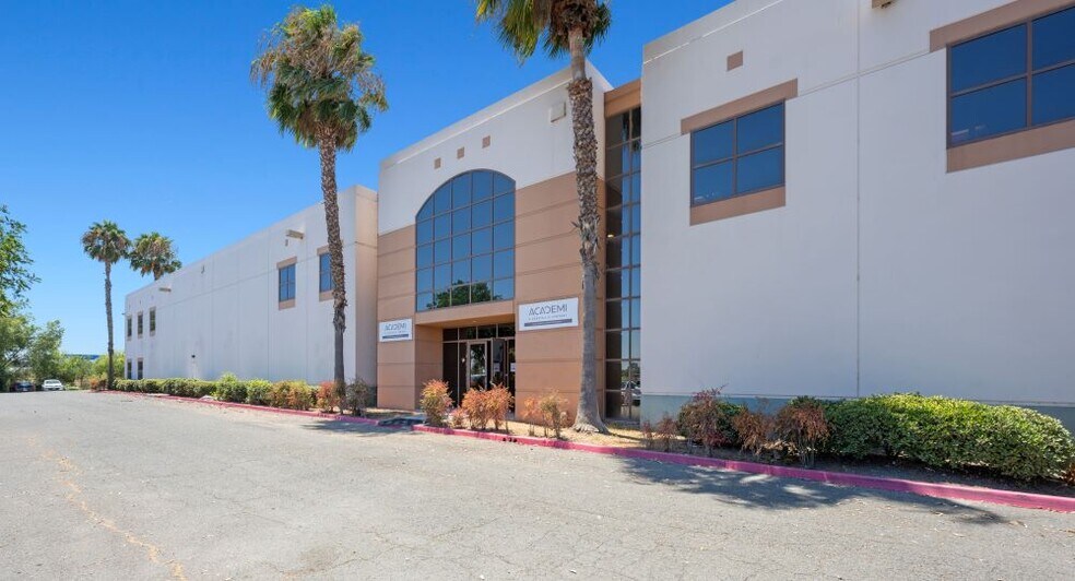 More Photos Of 7685 Siempre Viva Rd, San Diego Warehouse For Sale