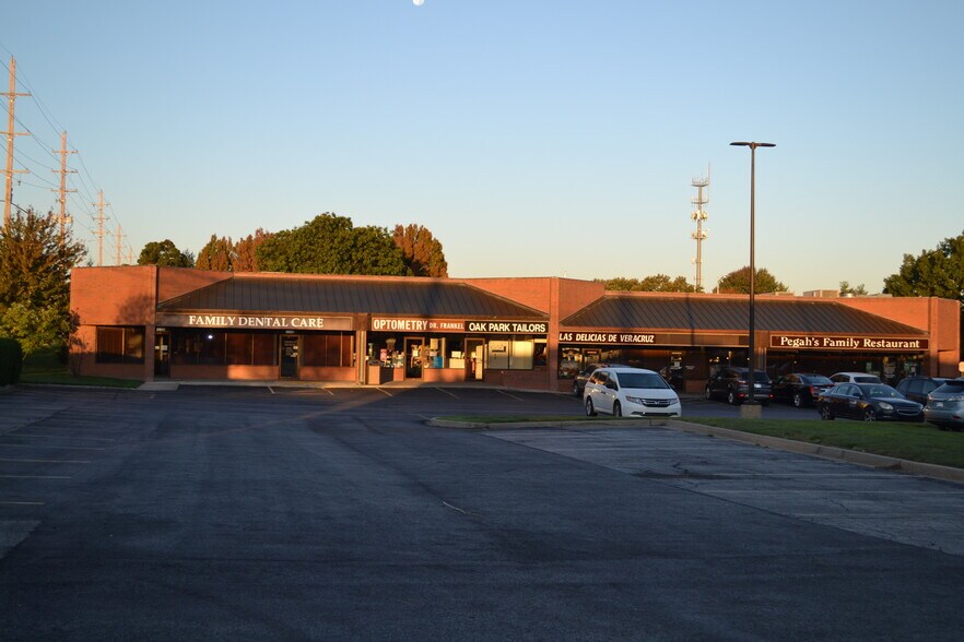 More Photos Of 12020-12114 W 87th St Pky, Lenexa Unknown For Lease