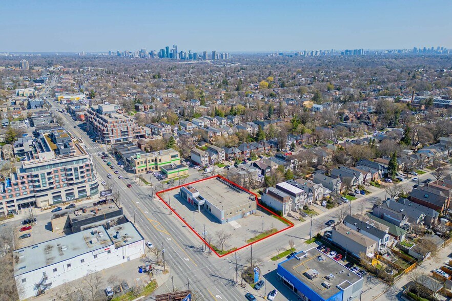 More Photos Of 1661 Avenue Rd, Toronto Auto Dealership For Lease