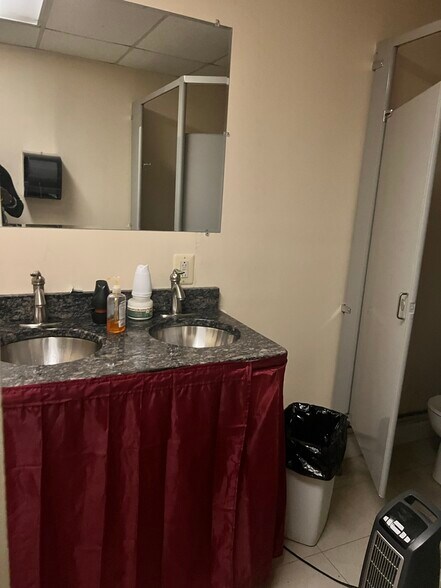 More Photos Of 1546 5th St NW, Washington Specialty For Sale