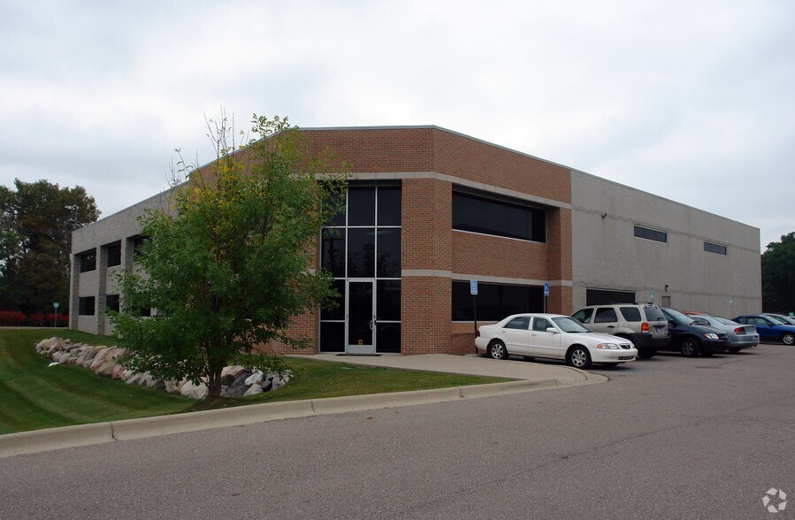 More Photos Of 24860 Hathaway St, Farmington Hills Warehouse For Lease