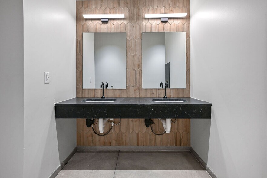 More Photos Of 115 E Washington St, Appleton Apartments For Lease