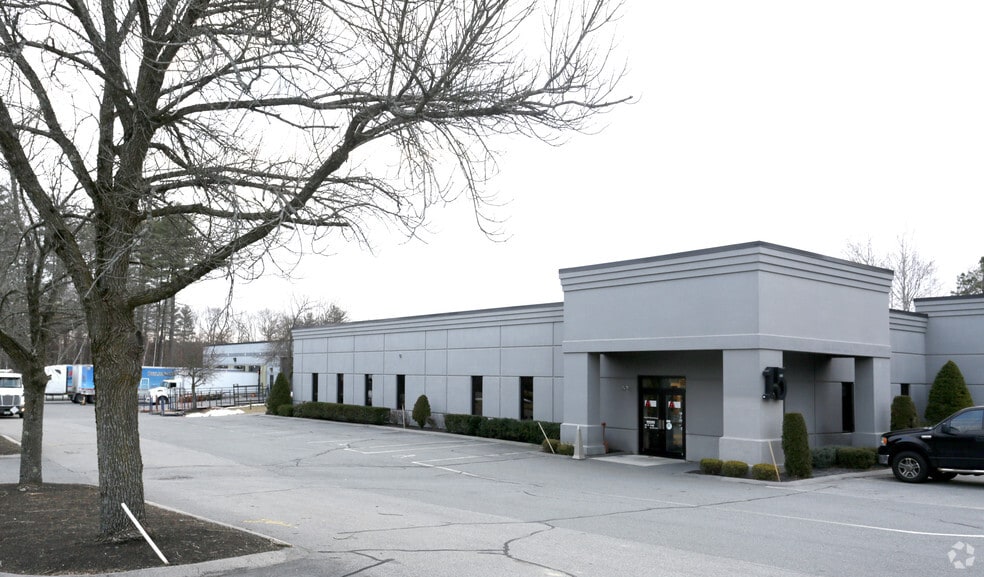 More Photos Of 15 Keewaydin Dr, Salem Warehouse For Lease