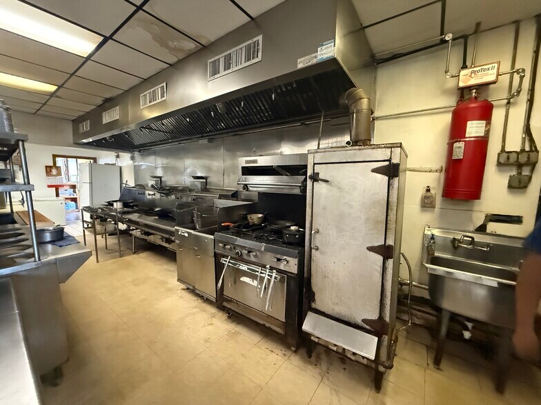 More Photos Of 185 W Cohawkin Rd, Clarksboro Restaurant For Lease