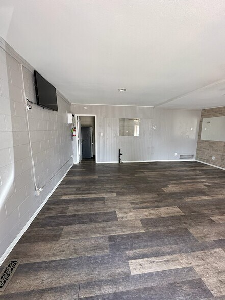 More Photos Of 530 E Eisenhower Blvd, Loveland Freestanding For Sale