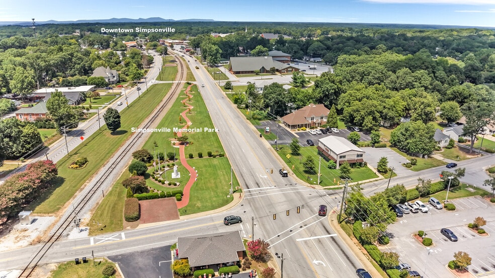 More Photos Of 414 W Fernwood Dr, Simpsonville General Retail For Sale