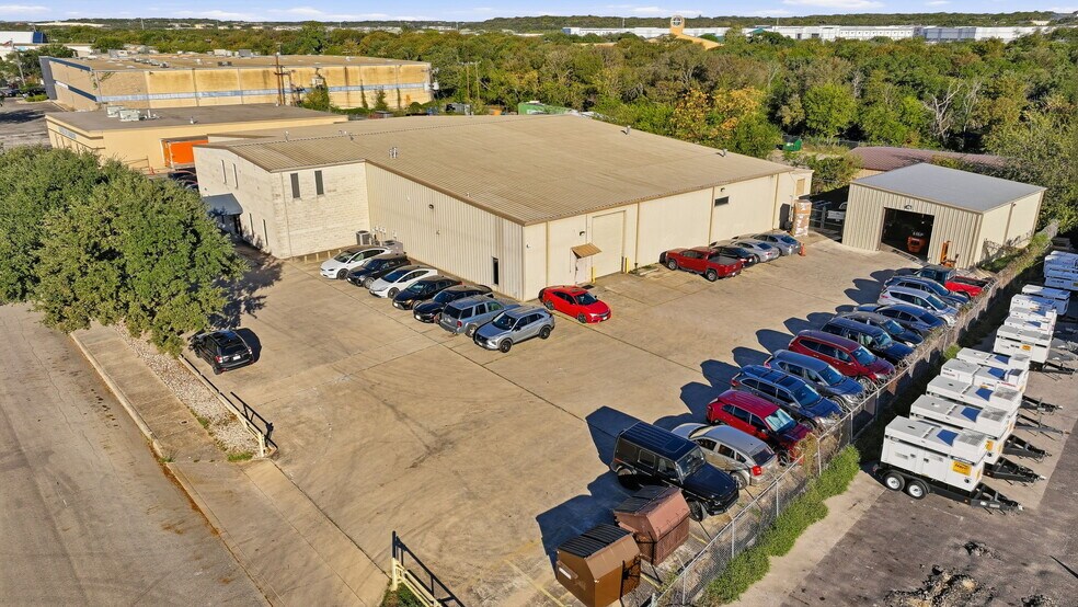More Photos Of 315 N Park Dr, San Antonio Warehouse For Sale
