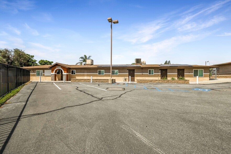 More Photos Of 9904 Bloomington Ave, Bloomington Schools For Lease
