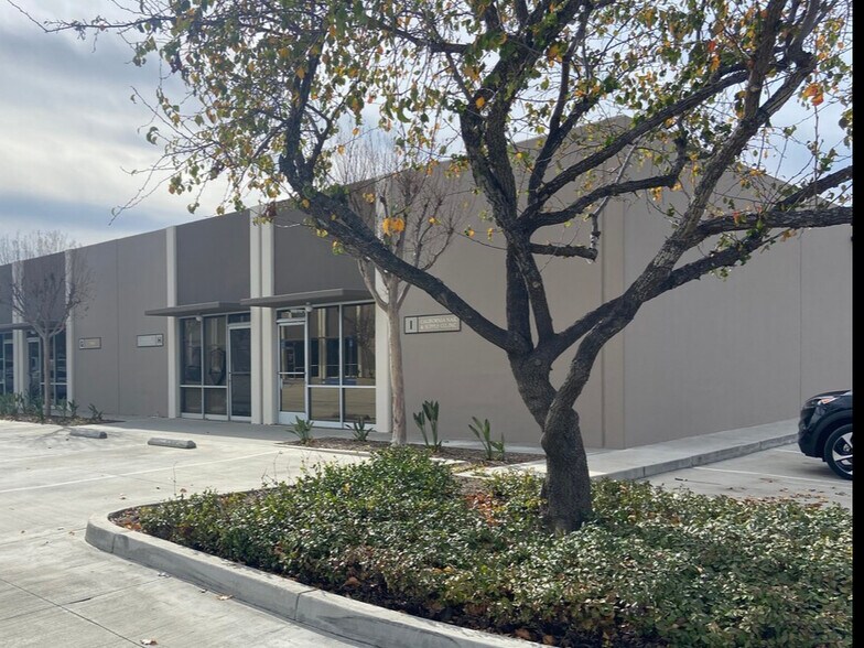 More Photos Of 2001 3rd St, Riverside Warehouse For Lease