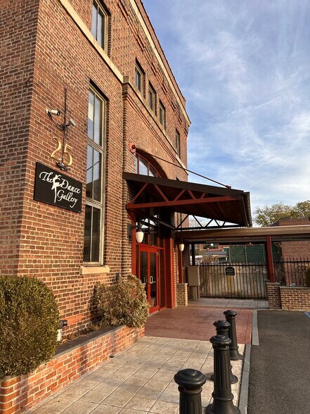 More Photos Of 25 Main St, Tuckahoe Loft Creative Space For Lease