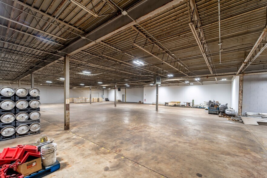 More Photos Of 255 E 167th St, Harvey Distribution For Lease