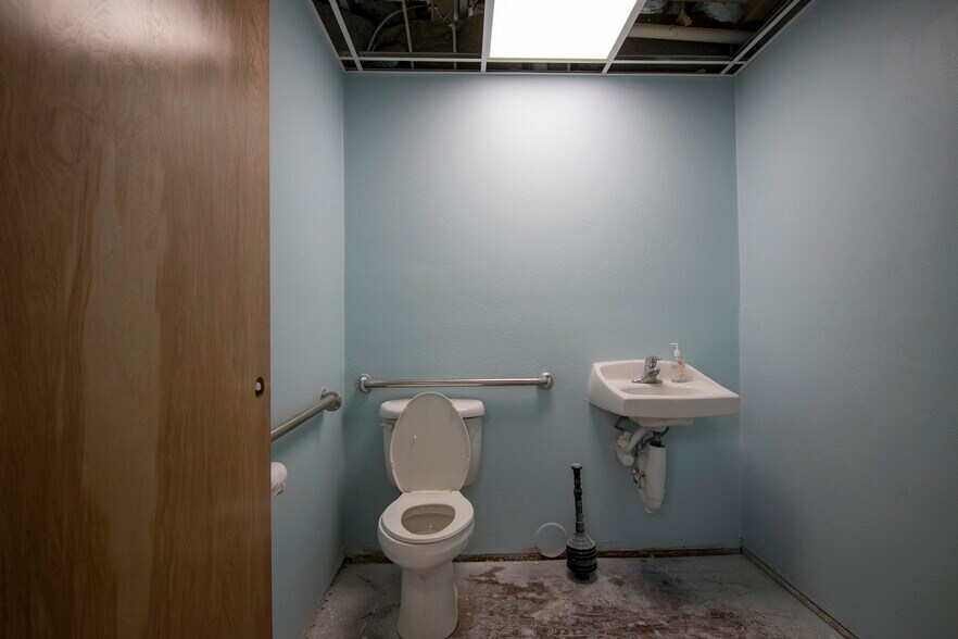 More Photos Of 4535 Tamiami Trl, Port Charlotte Office For Lease