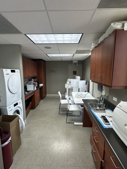 More Photos Of 2400 N Ashland Ave, Chicago Medical For Lease