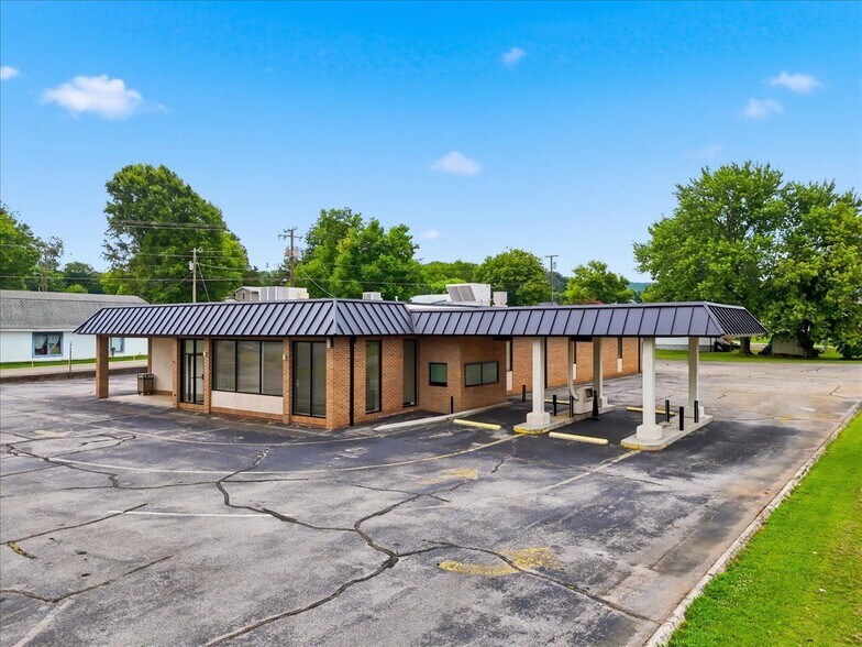 More Photos Of 502 E North St, Sweetwater Loft Creative Space For Lease