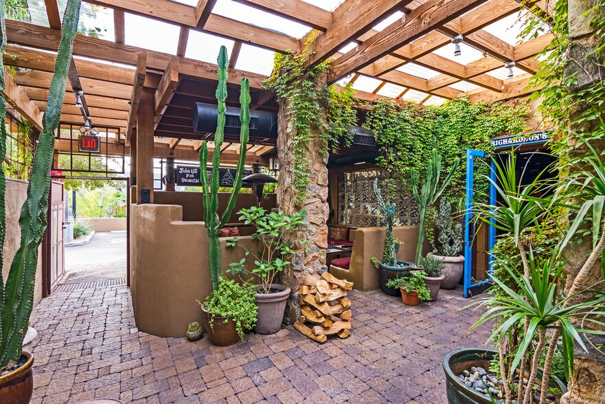 More Photos Of 6335 N 16th St, Phoenix Restaurant For Sale