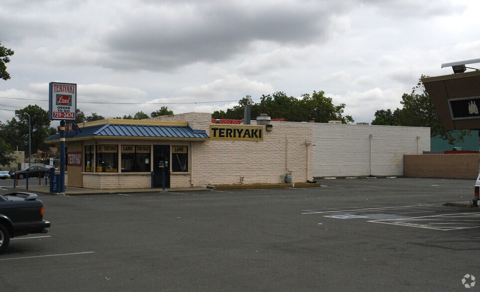 More Photos Of 8136 Auburn Blvd, Citrus Heights Restaurant For Sale
