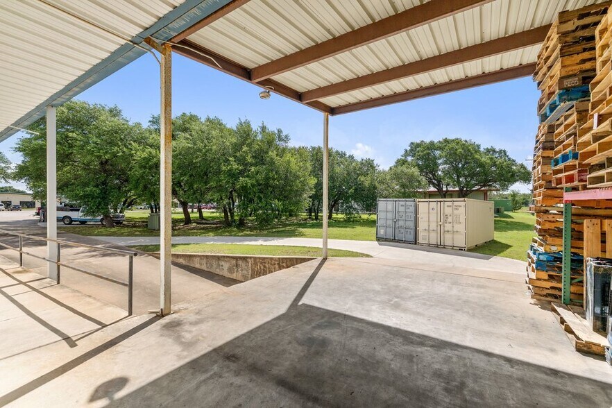 More Photos Of 101 John Kelly St, Burnet Industrial For Sale