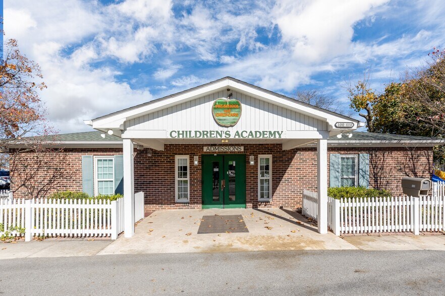 More Photos Of 100 Obetz Rd, Columbus Daycare Center For Sale