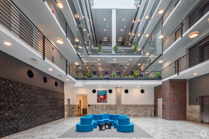 More Photos Of 3460 N Broadway St, Chicago Apartments For Lease