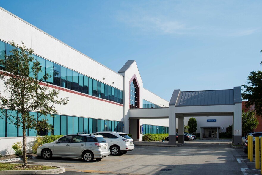 More Photos Of 9380 SW 150th St, Miami Medical For Lease
