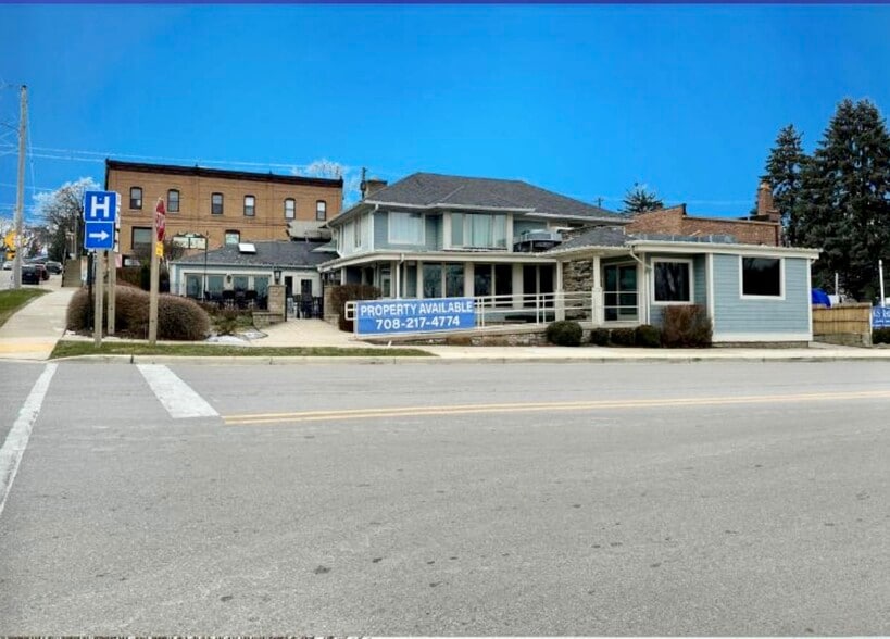 Primary Photo Of 2 W Geneva St, Williams Bay Restaurant For Sale