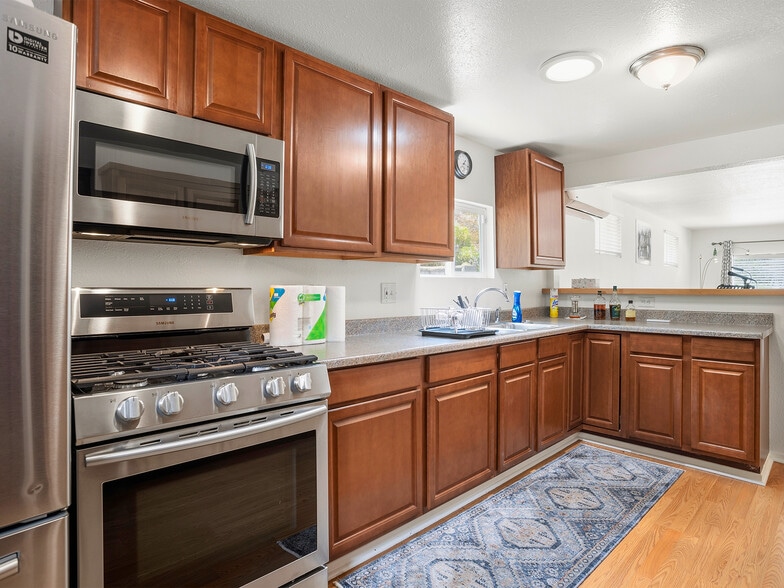 More Photos Of 7580 McGroarty Ter, Tujunga Apartments For Sale