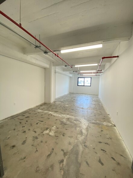 More Photos Of 901 E 31st St, Los Angeles Manufacturing For Lease
